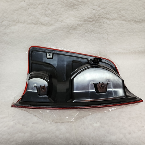 Right Tail Light Passenger Side vehicle part See Pictures For all information. - Picture 7 of 11